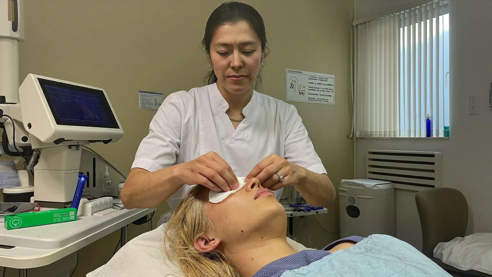 Recovery after eyelid surgery