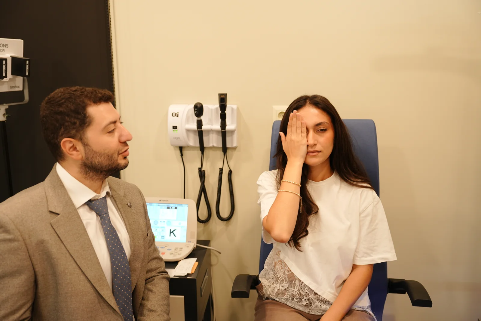 Which doctor to see for peripheral vision loss, Istanbul